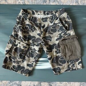 Vintage Cargo camo flower print shorts size large 100% cotton